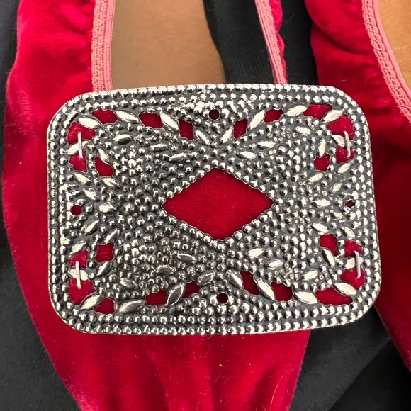 60's Red Velvet Slippers with Ornate Medallion - Size 7.5 - Picture 2 of 6